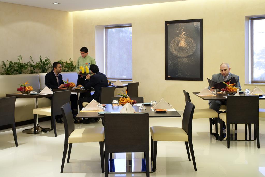 Ibis Amman Hotel ภายนอก รูปภาพ